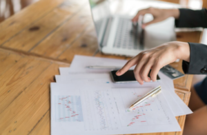Queda da Selic: quais os impactos para os seus investimentos?